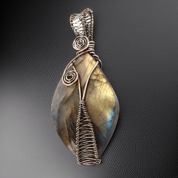 Handmade Labradorite Pendant - BuddhaEnergyHealing